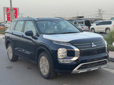 2025 Mitsubishi Outlander High Line 2.5 Litres 4 Cylinders Petrol Engine Black White SUV