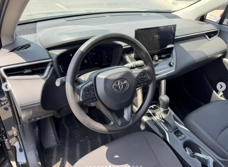 2025 Toyota Corolla Cross 1.8 Litres 4-cylinder Hybrid Engine Black SUV Automatic