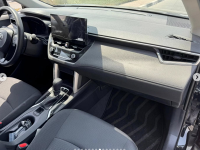 2025 Toyota Corolla Cross 1.8 Litres 4-cylinder Hybrid Engine Black SUV Automatic