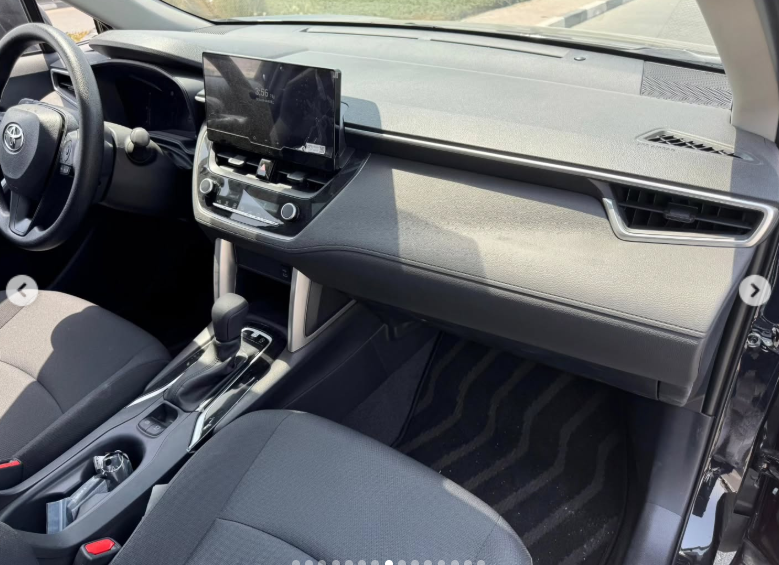 2025 Toyota Corolla Cross 1.8 Litres 4-cylinder Hybrid Engine Black SUV Automatic