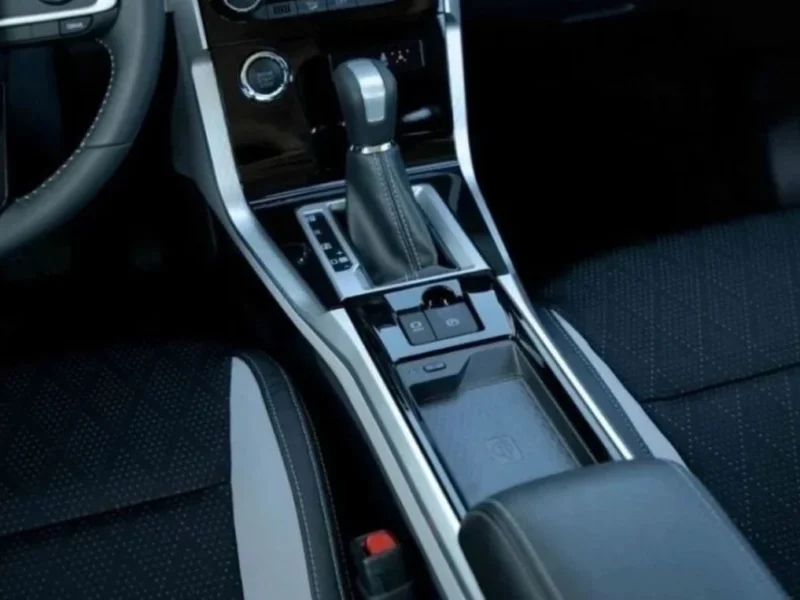 2023 Toyota Veloz 1.5 Litres 4 Cylinders Petrol Engine Silver Black Sub-Compact SUV