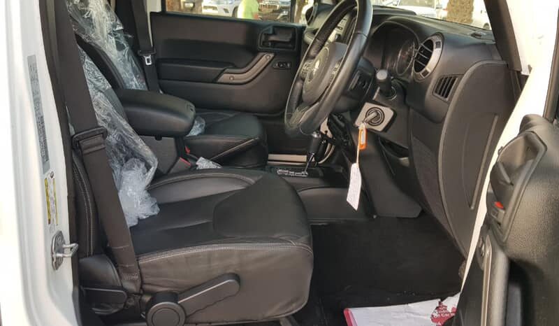 2018 Jeep Wrangler 3.6 Liters 6 Cylinders Petrol Engine White Black SUV Automatic