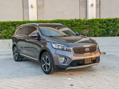 2016 Kia Sorento EX 3.3-liter V6 Petrol Engine Grey White SUV GCC Specs
