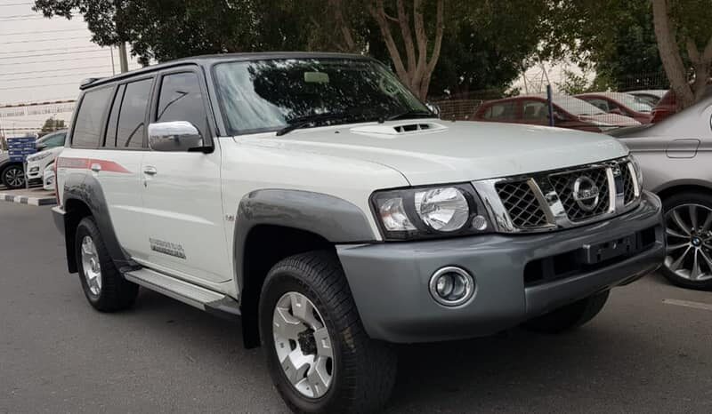 2016 Nissan Patrol ST Safari 4.8 Liters 6-cylinder Petrol Engine White Brown SUV