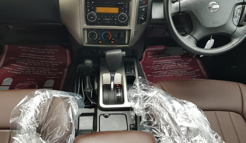 2016 Nissan Patrol ST Safari 4.8 Liters 6-cylinder Petrol Engine White Brown SUV