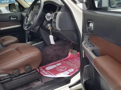 2016 Nissan Patrol ST Safari 4.8 Liters 6-cylinder Petrol Engine White Brown SUV