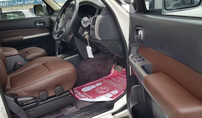 2016 Nissan Patrol ST Safari 4.8 Liters 6-cylinder Petrol Engine White Brown SUV