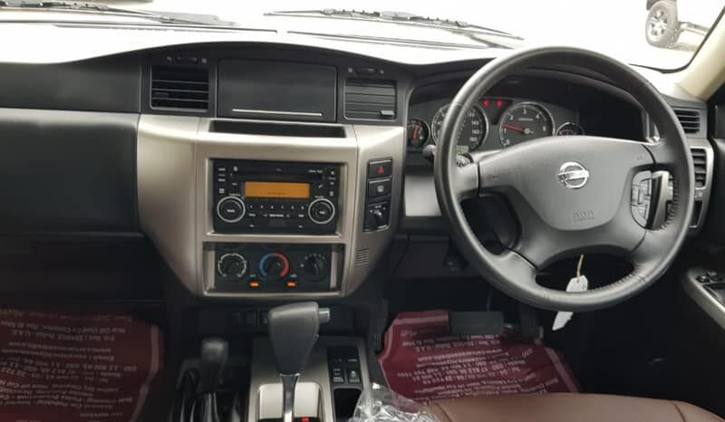 2016 Nissan Patrol ST Safari 4.8 Liters 6-cylinder Petrol Engine White Brown SUV