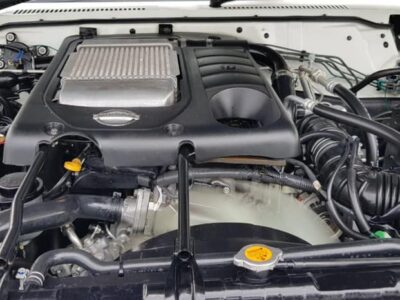 2016 Nissan Patrol ST Safari 4.8 Liters 6-cylinder Petrol Engine White Brown SUV