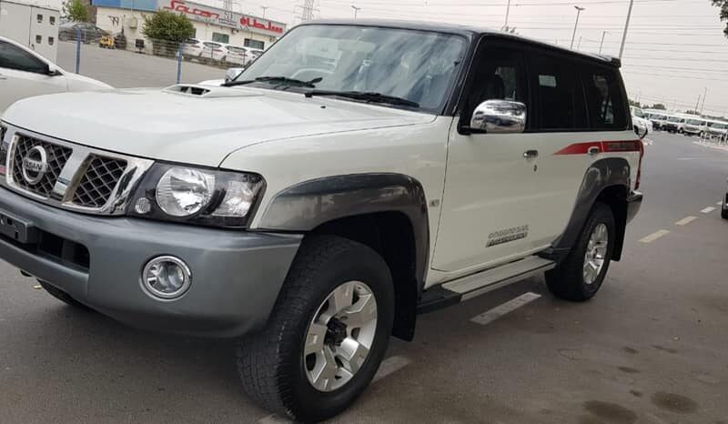 2016 Nissan Patrol ST Safari 4.8 Liters 6-cylinder Petrol Engine White Brown SUV
