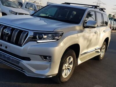 2018 Toyota Land Cruiser Prado GXL 2.8-litre Turbo 4 Cylinder Diesel Silver Black SUV