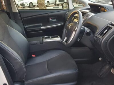 2020 Toyota Prius V 1.8-liter 4-cylinder petrol Engine Gold Black MPV Automatic