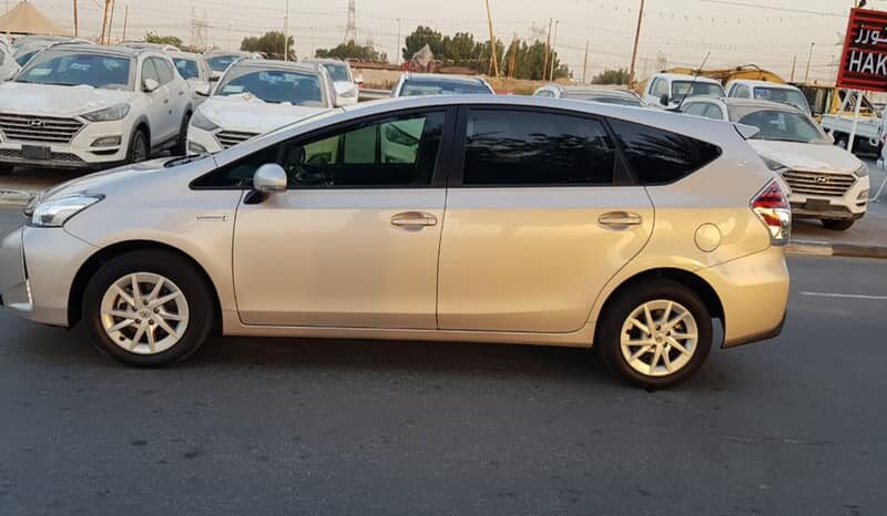 2020 Toyota Prius V 1.8-liter 4-cylinder petrol Engine Gold Black MPV Automatic