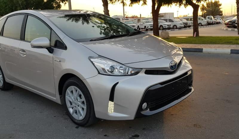 2020 Toyota Prius V 1.8-liter 4-cylinder petrol Engine Gold Black MPV Automatic