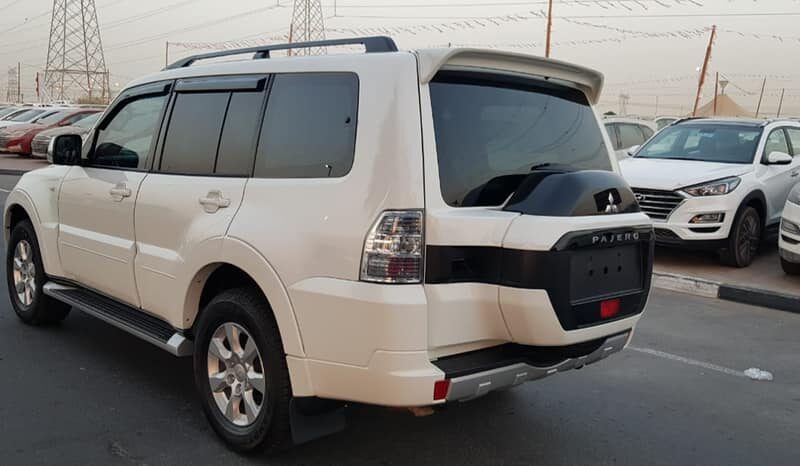 2018 Mitsubishi Pajero GLX NX 3.2 Litres 4 Cylinders Turbo Diesel Engine White Black SUV