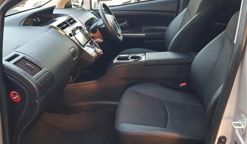 2020 Toyota Prius V 1.8-liter 4-cylinder petrol Engine Gold Black MPV Automatic