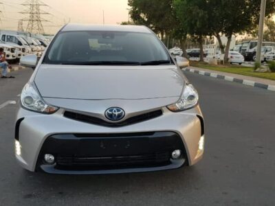2020 Toyota Prius V 1.8-liter 4-cylinder petrol Engine Gold Black MPV Automatic