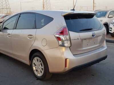 2020 Toyota Prius V 1.8-liter 4-cylinder petrol Engine Gold Black MPV Automatic