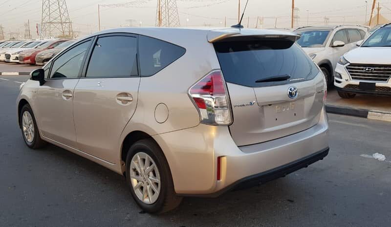 2020 Toyota Prius V 1.8-liter 4-cylinder petrol Engine Gold Black MPV Automatic