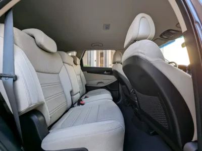 2016 Kia Sorento EX 3.3-liter V6 Petrol Engine Grey White SUV GCC Specs