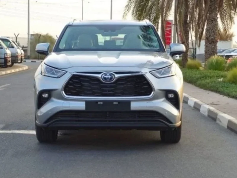 2024 Toyota Highlander Limited 2.5 Litres 4 Cylinders Hybrid Engine Silver Beige SUV