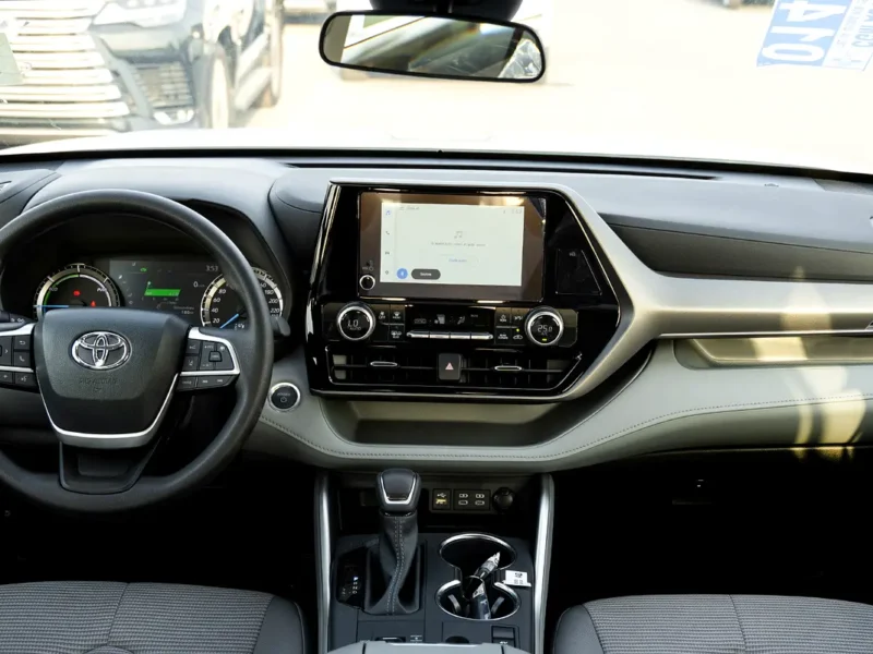 2026 Toyota Highlander LE 2.5 Litres 4-Cylinder Hybrid Engine White Grey SUV GCC Specs