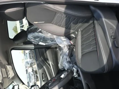 2025 Nissan Navara DC 2.5 Litres 4-cylinder Diesel Engine Grey Black Pick-up Truck