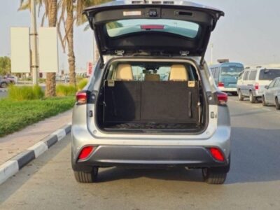 2024 Toyota Highlander Limited 2.5 Litres 4 Cylinders Hybrid Engine Silver Beige SUV