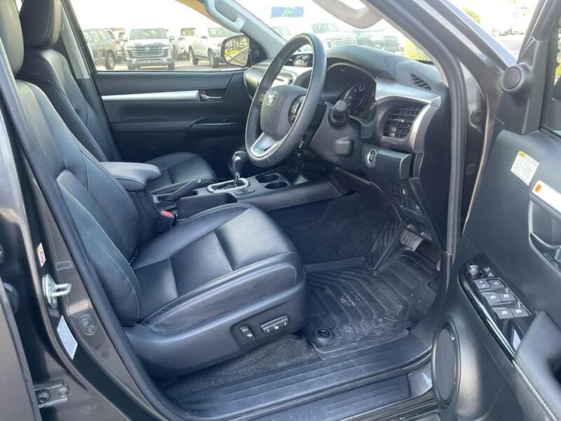 2019 Toyota Hilux SR5 Dual Cab 2.8L Cylinder Diesel Turbo Grey Black Pickup with Canopy