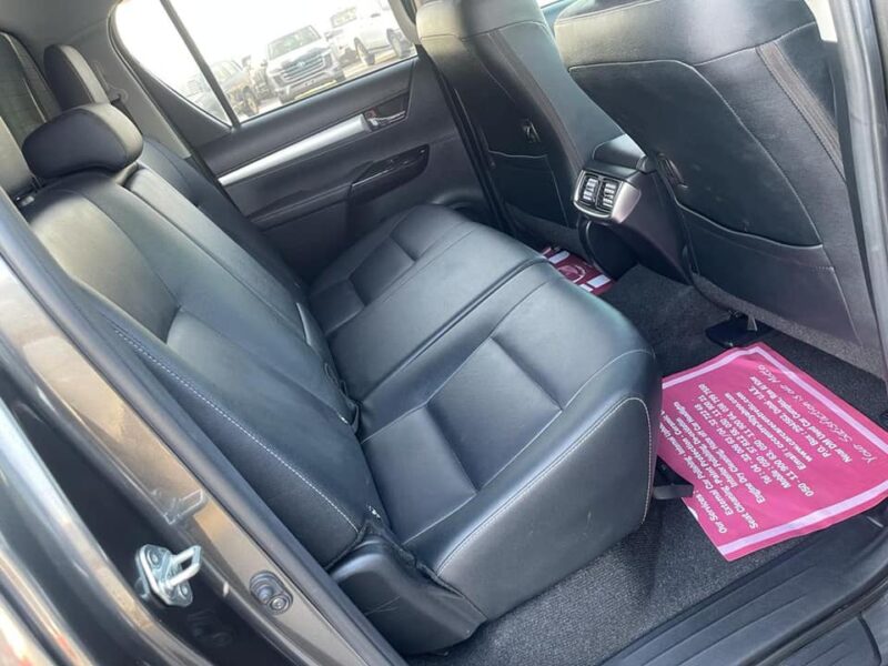 2019 Toyota Hilux SR5 Dual Cab 2.8L Cylinder Diesel Turbo Grey Black Pickup with Canopy