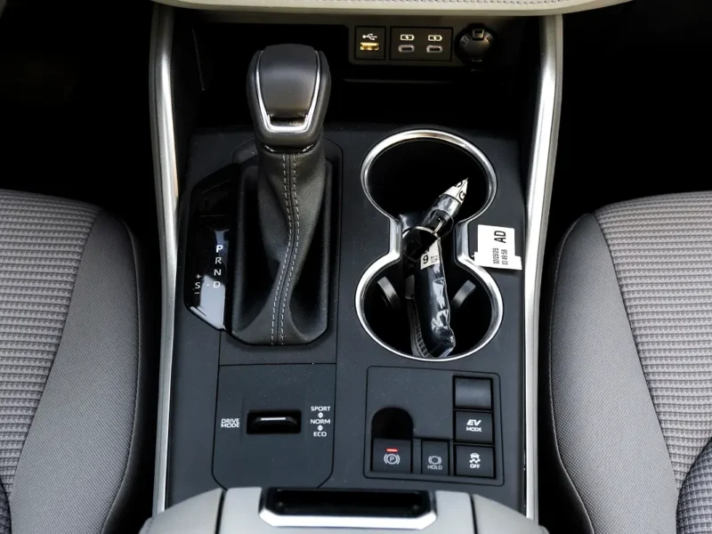 2026 Toyota Highlander LE 2.5 Litres 4-Cylinder Hybrid Engine White Grey SUV GCC Specs