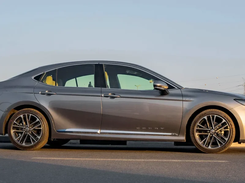 2025 Toyota Camry LE 2.5 Litres 4-Cylinder Hybrid Engine Grey Beige Sedan GCC Specs