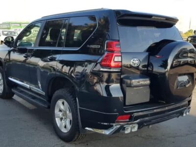 2017 Toyota Land Cruiser Prado GXL 4.0 Litres V6 Petrol Engine Black Brown SUV