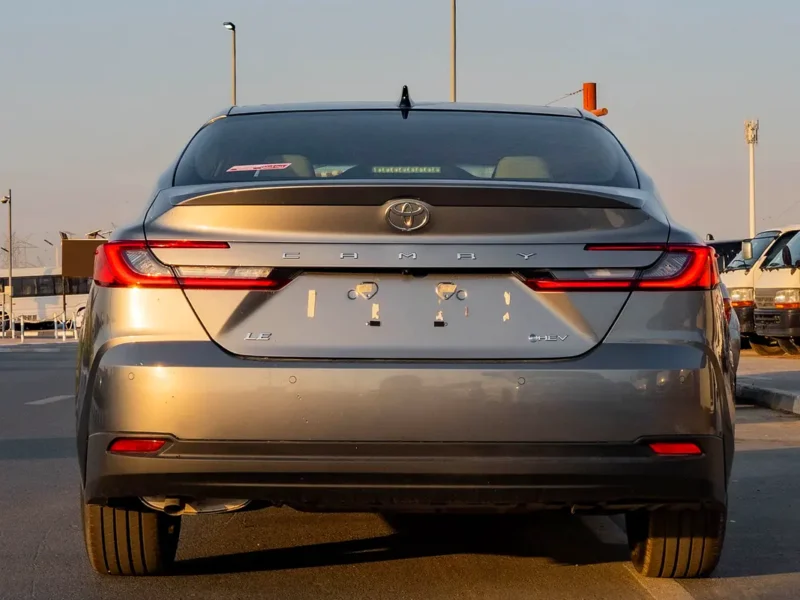 2025 Toyota Camry LE 2.5 Litres 4-Cylinder Hybrid Engine Grey Beige Sedan GCC Specs