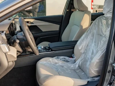 2025 Toyota Camry LE 2.5 Litres 4-Cylinder Hybrid Engine Grey Beige Sedan GCC Specs