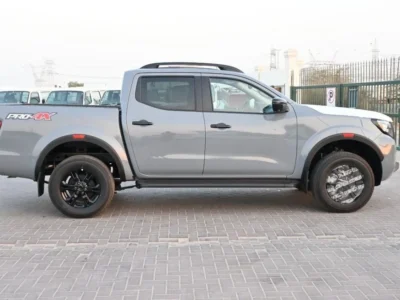 2025 Nissan Navara DC 2.5 Litres 4-cylinder Diesel Engine Grey Black Pick-up Truck