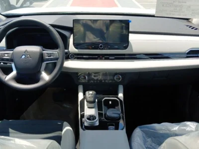 2026 Mitsubishi Outlander H-Line 2.5L 4-cylinder Petrol Engine Black White SUV GCC Specs