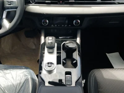 2026 Mitsubishi Outlander M-Line 2.5L 4-cylinder Petrol Engine White Grey SUV GCC Specs