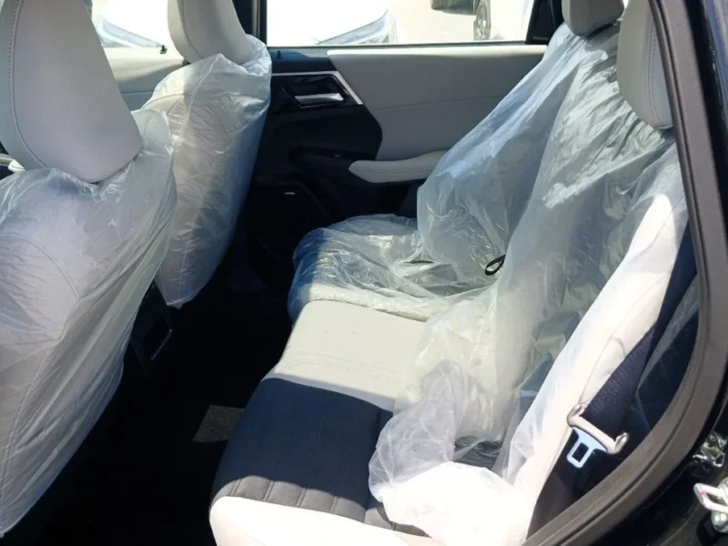 2026 Mitsubishi Outlander H-Line 2.5L 4-cylinder Petrol Engine Black White SUV GCC Specs