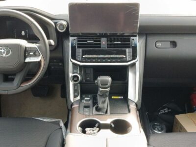 2025 Toyota Land Cruiser LC300 VX 3.3-liter twin-turbo V6 Diesel Engine Black SUV GCC Specs