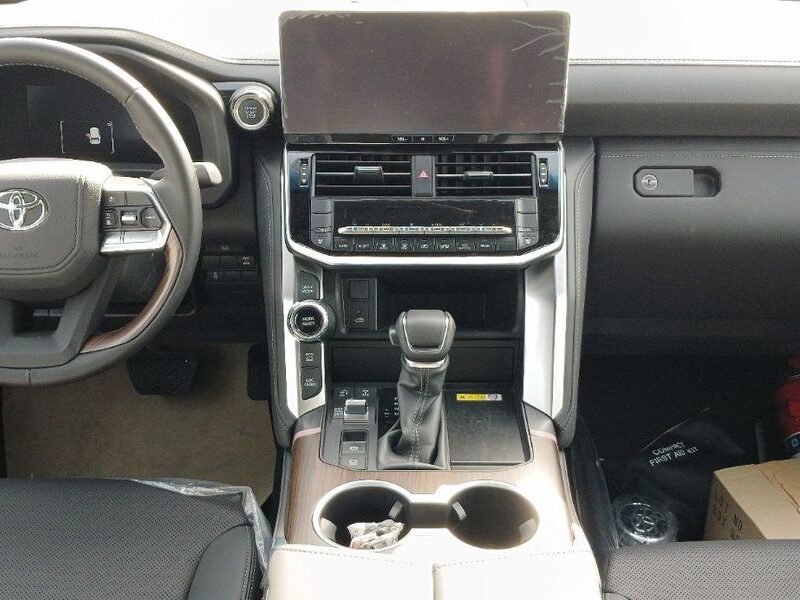 2025 Toyota Land Cruiser LC300 VX 3.3-liter twin-turbo V6 Diesel Engine Black SUV GCC Specs