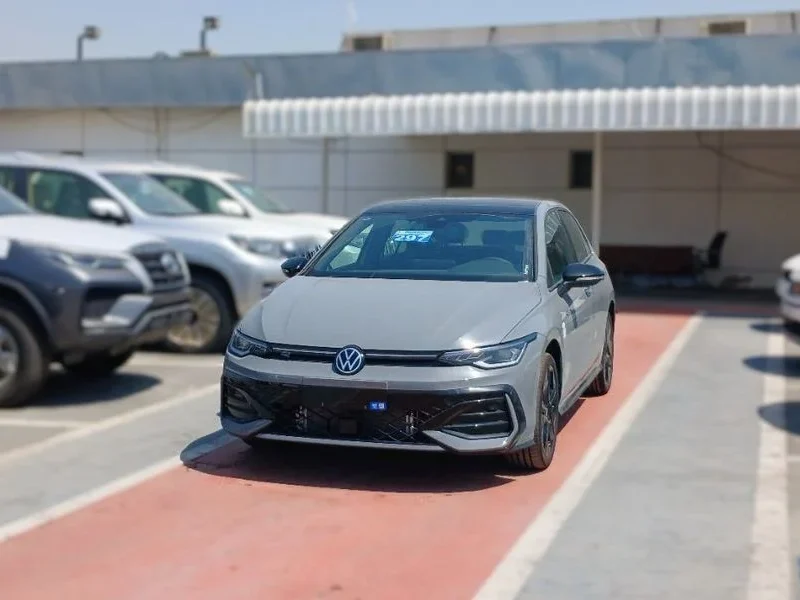 2025 Volkswagen Golf R-Line 1.5L TSI 1.5 Liters 4 Cylinders Petrol Engine Grey Hatchback