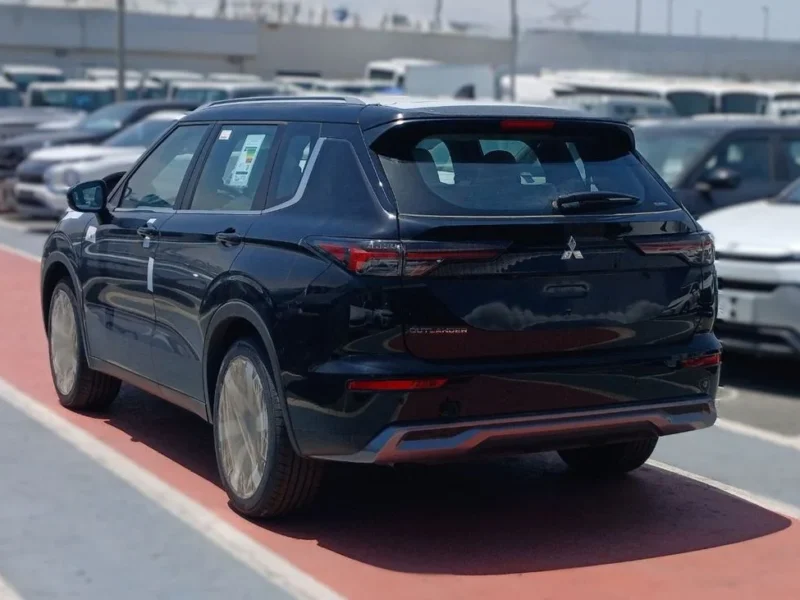2026 Mitsubishi Outlander H-Line 2.5L 4-cylinder Petrol Engine Black White SUV GCC Specs
