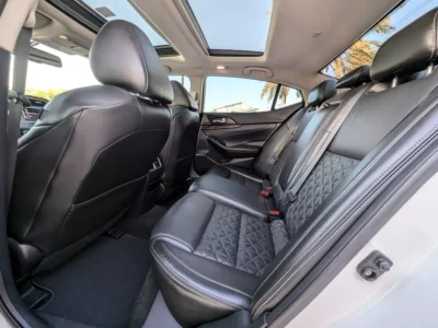 2016 Nissan Maxima SR 3.5-liter V6 Petrol Engine White Black Sedan GCC Specs