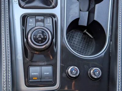 2016 Nissan Maxima SR 3.5-liter V6 Petrol Engine White Black Sedan GCC Specs