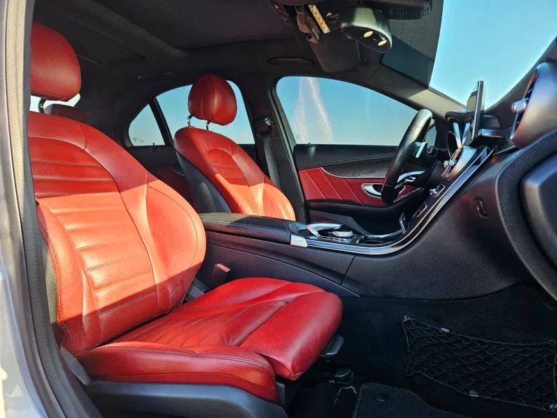 2015 Mercedes-Benz C200 2.0-liter Turbocharged 4-cylinder Petrol Engine Silver Red Sedan