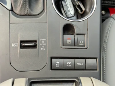 2022 Toyota Highlander GXR 4 Cylinder Hybrid Engine White Grey SUV Automatic GCC