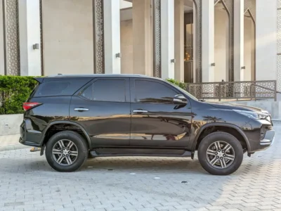 2017 TOYOTA FORTUNER EXR FACELIFTED 2025 2.7L 4 Cylinders Engine Black Brown SUV