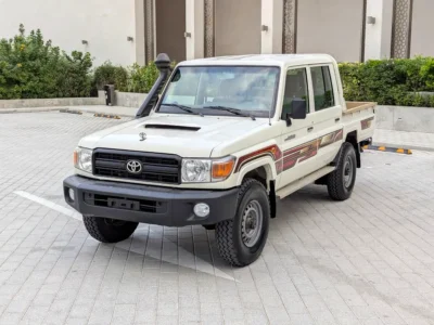 2018 Toyota Land Cruiser 79 4.5L V8 twin-turbo Diesel Engine White Grey Pickup