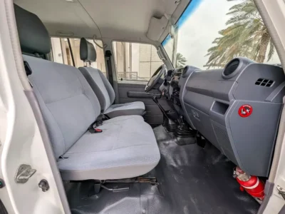 2018 Toyota Land Cruiser 79 4.5L V8 twin-turbo Diesel Engine White Grey Pickup